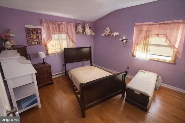 301 LEAF AVE, Bellmawr, NJ 08031