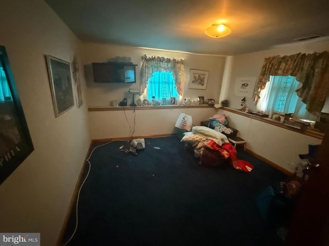 301 LEAF AVE, Bellmawr, NJ 08031