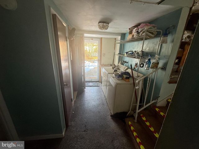 301 LEAF AVE, Bellmawr, NJ 08031