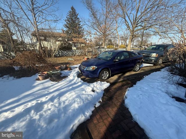 301 LEAF AVE, Bellmawr, NJ 08031