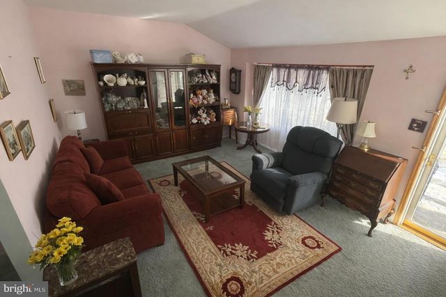 301 LEAF AVE, Bellmawr, NJ 08031