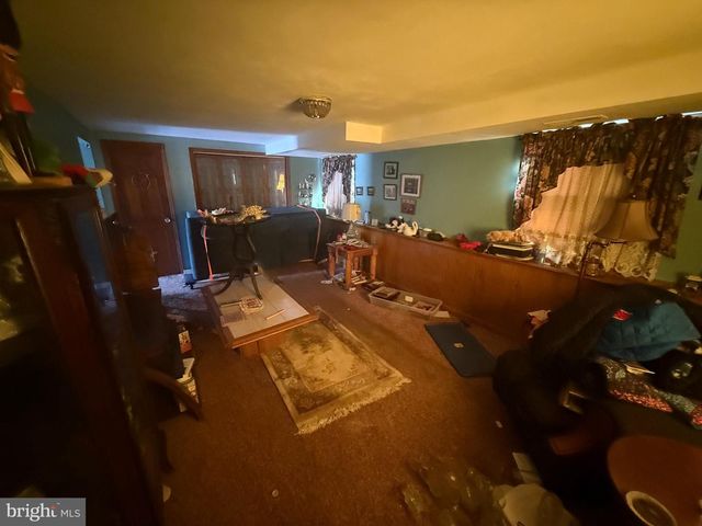 301 LEAF AVE, Bellmawr, NJ 08031