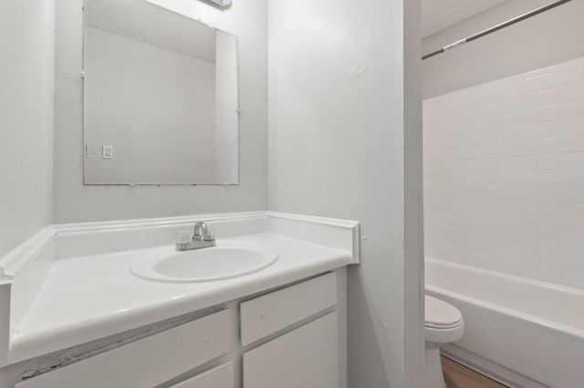1720 Wooten Park DR 206, Austin, TX 78757