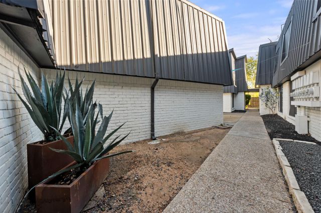 1720 Wooten Park DR 206, Austin, TX 78757