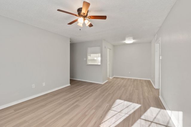 1720 Wooten Park DR 206, Austin, TX 78757