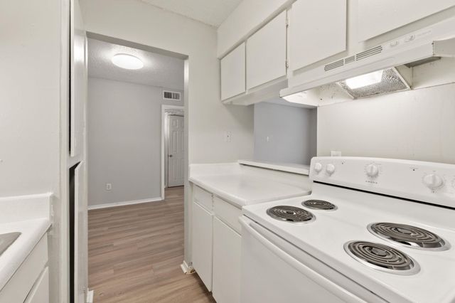 1720 Wooten Park DR 206, Austin, TX 78757