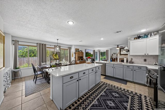 13611 Thessaly, Universal City, TX 78148