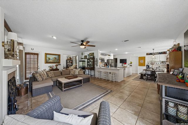 13611 Thessaly, Universal City, TX 78148