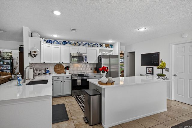 13611 Thessaly, Universal City, TX 78148