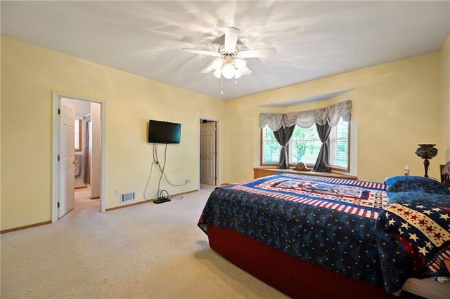 36404 E County Line Road, Lone Jack, MO 64070