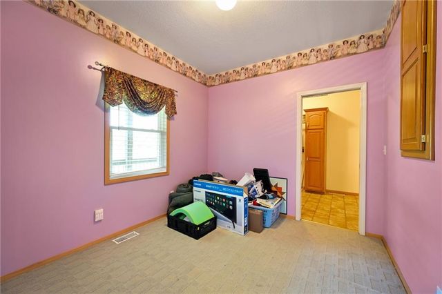 36404 E County Line Road, Lone Jack, MO 64070