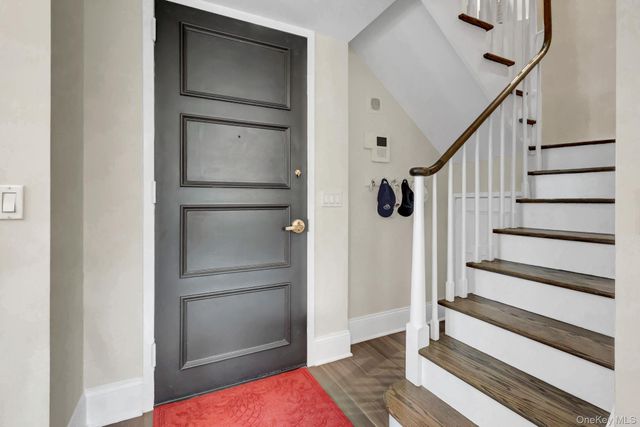111 Cherry Valley Avenue M18, Garden City, NY 11530