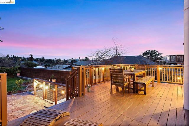 685 Calmar Ave, Oakland, CA 94610