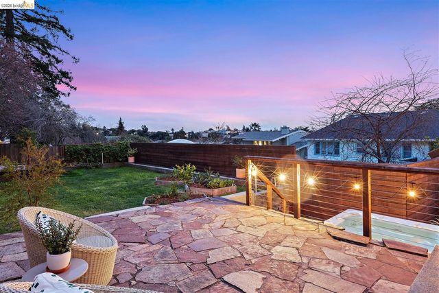 685 Calmar Ave, Oakland, CA 94610