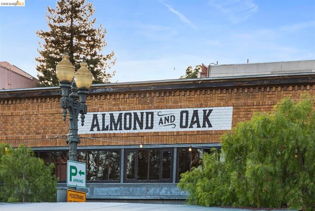 685 Calmar Ave, Oakland, CA 94610