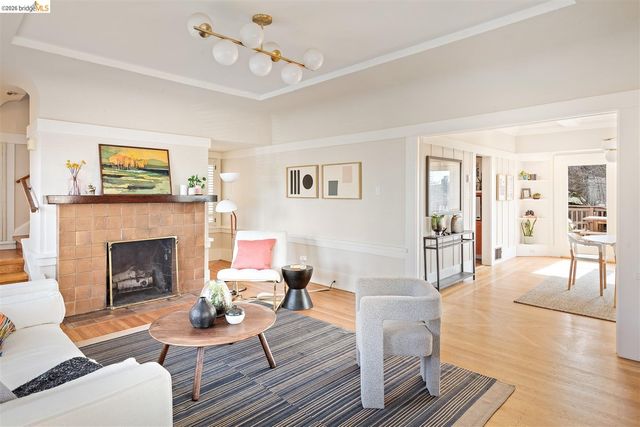 685 Calmar Ave, Oakland, CA 94610