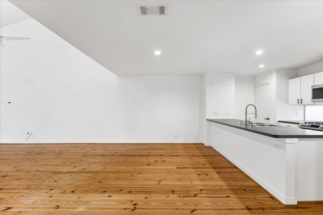 6130 Grand Boulevard, Houston, TX 77021