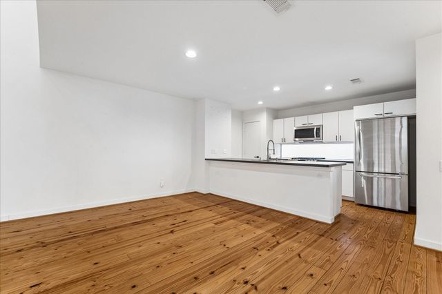 6130 Grand Boulevard, Houston, TX 77021