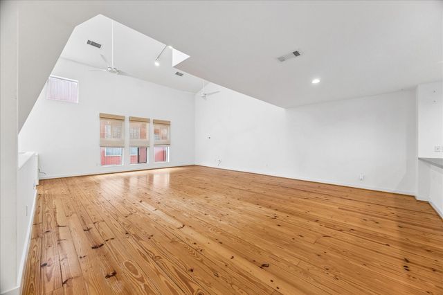 6130 Grand Boulevard, Houston, TX 77021