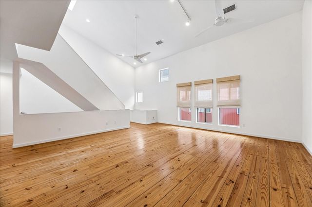 6130 Grand Boulevard, Houston, TX 77021