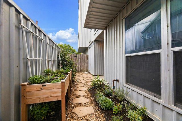 6130 Grand Boulevard, Houston, TX 77021