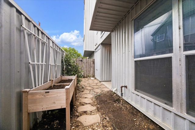 6130 Grand Boulevard, Houston, TX 77021