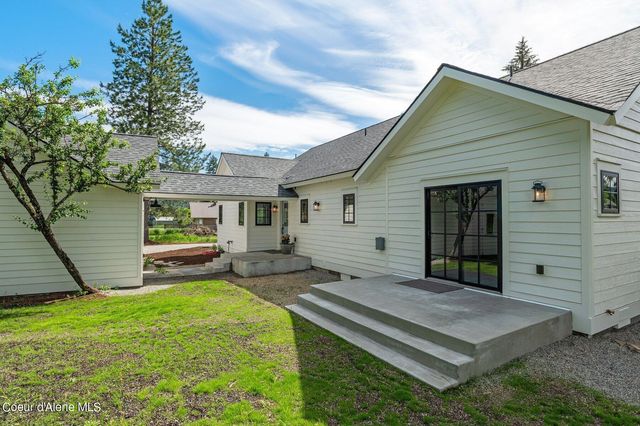 509 3rd St, Priest River, ID 83856