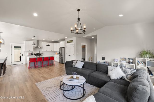 2877 N Callary St, Post Falls, ID 83854