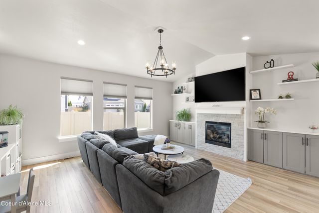 2877 N Callary St, Post Falls, ID 83854