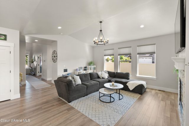 2877 N Callary St, Post Falls, ID 83854