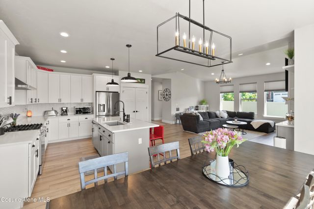 2877 N Callary St, Post Falls, ID 83854