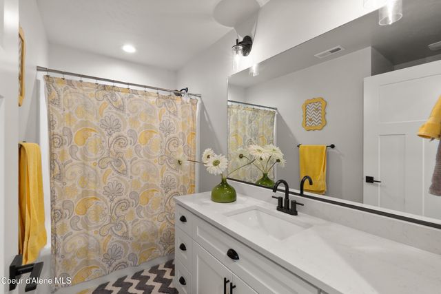 2877 N Callary St, Post Falls, ID 83854