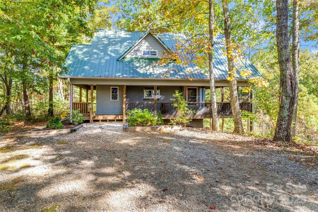 387 Wesley Lane, Saluda, NC 28773