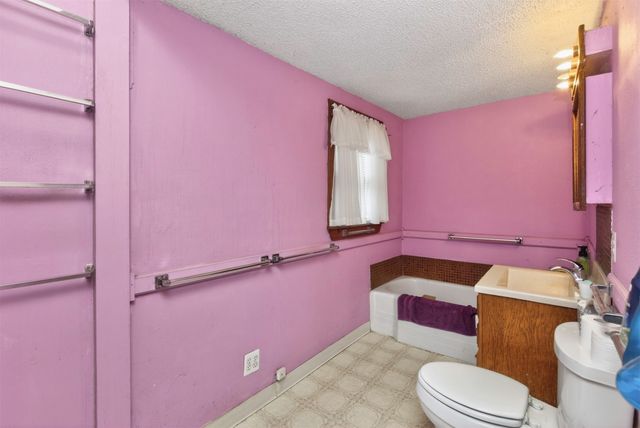 300 E Granger Avenue, Des Moines, IA 50315
