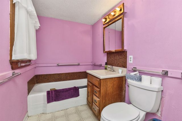 300 E Granger Avenue, Des Moines, IA 50315