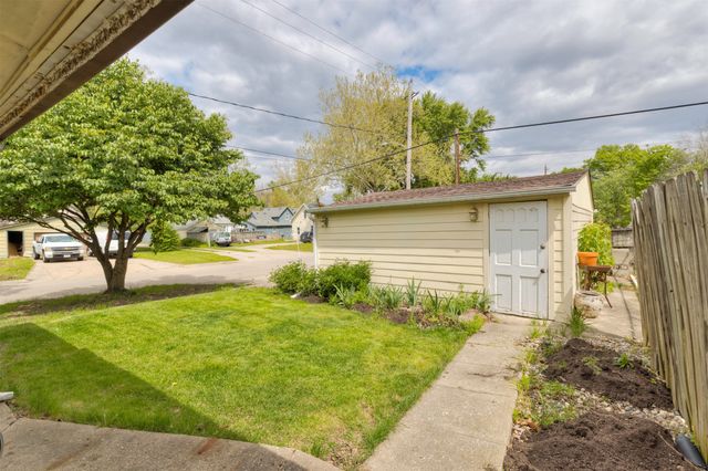 300 E Granger Avenue, Des Moines, IA 50315