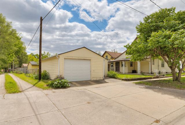 300 E Granger Avenue, Des Moines, IA 50315