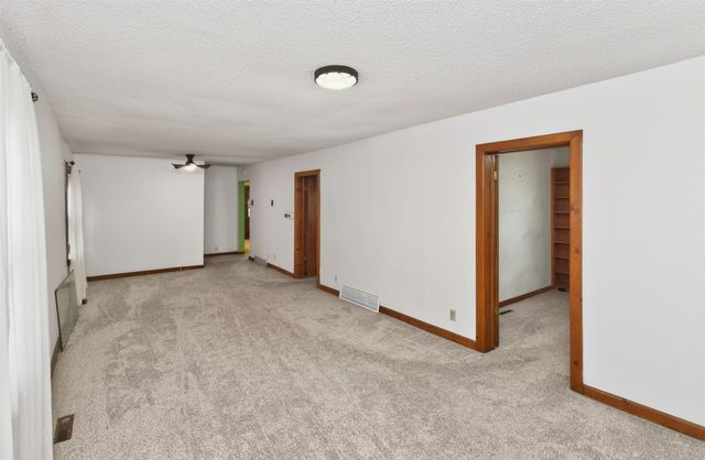 300 E Granger Avenue, Des Moines, IA 50315