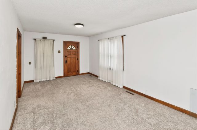 300 E Granger Avenue, Des Moines, IA 50315