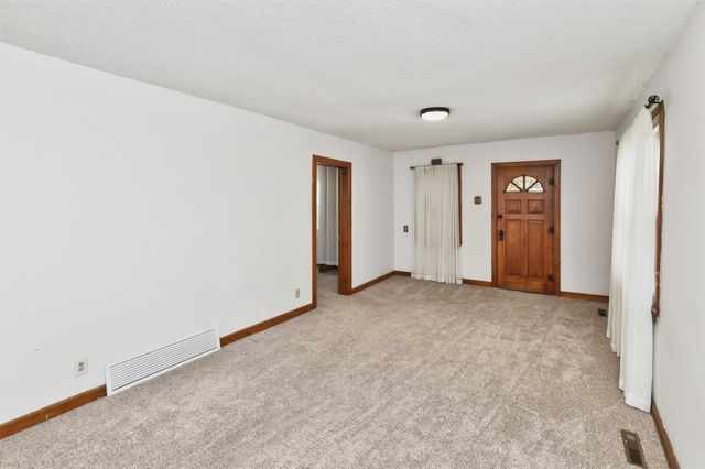 300 E Granger Avenue, Des Moines, IA 50315