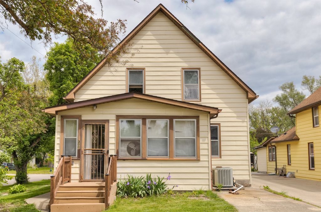 300 E Granger Avenue, Des Moines, IA 50315