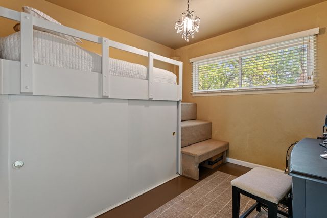8134 Columbia Avenue, Munster, IN 46321