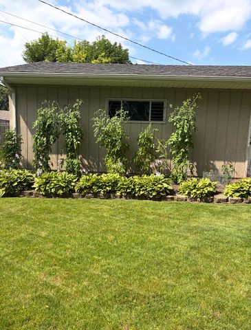 8134 Columbia Avenue, Munster, IN 46321