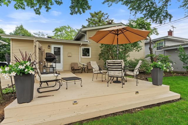 8134 Columbia Avenue, Munster, IN 46321
