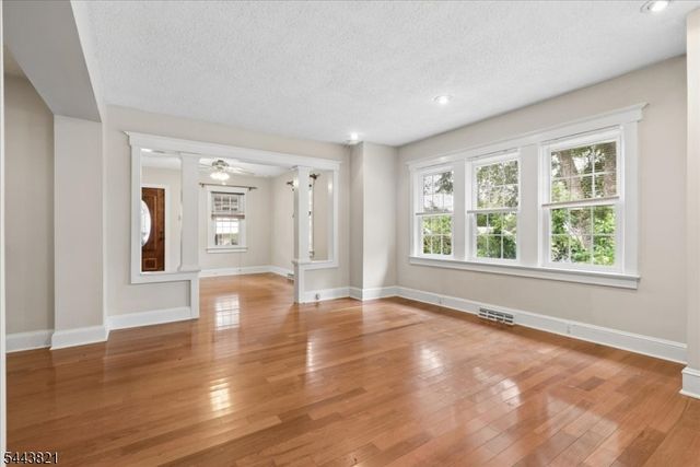91 Mcadoo Ave, Hamilton Twp., NJ 08619