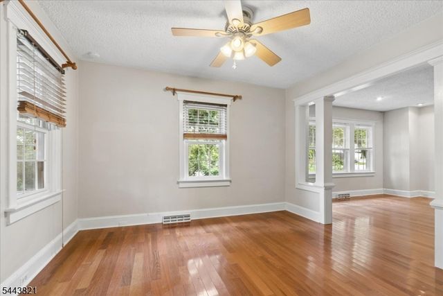 91 Mcadoo Ave, Hamilton Twp., NJ 08619