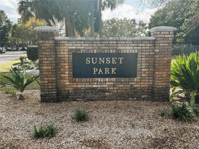 10725 Cleary Blvd 110, Plantation, FL 33324