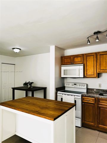 10725 Cleary Blvd 110, Plantation, FL 33324