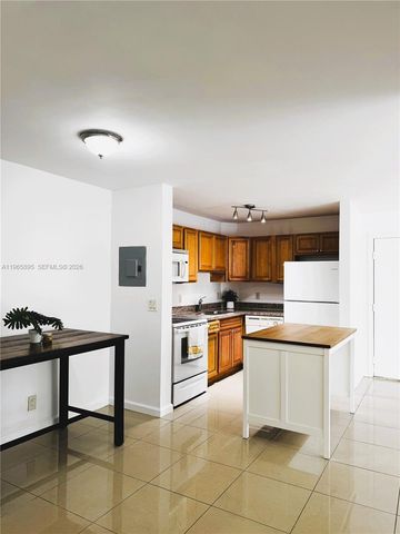 10725 Cleary Blvd 110, Plantation, FL 33324