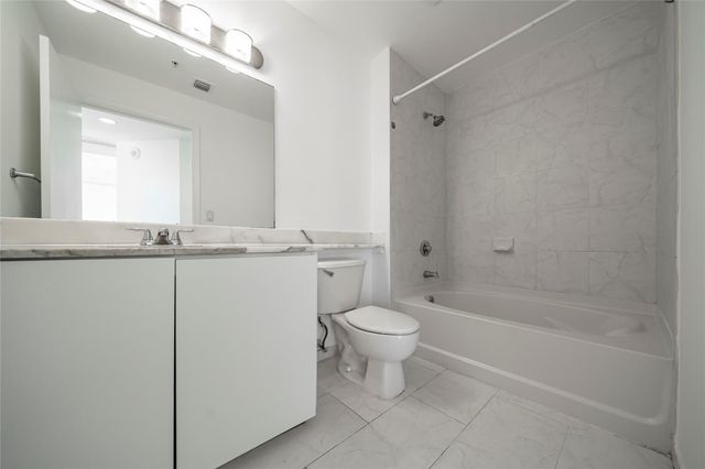 234 NE 3rd Street 2007, Miami, FL 33132